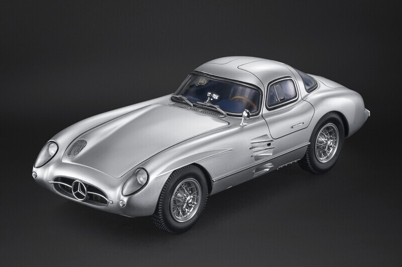 1:18 Top Marques - Mercedes Benz 300 SLR Uhlenhaut Blue leather interior silber 1:18 Top Marques - Mercedes Benz 300 SLR Uhlenhaut Blue leather interior silber