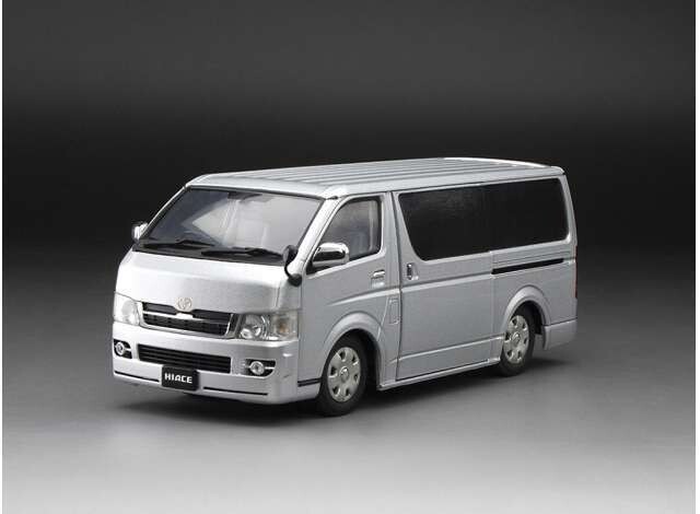 1:24 Sunstar - Toyota H200 Hiace van SuperGL, silver with adjustable highed