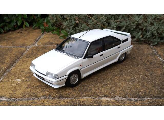 1:18 Triple9 - 1990 Citroen BX GTi, alpine white with black interior