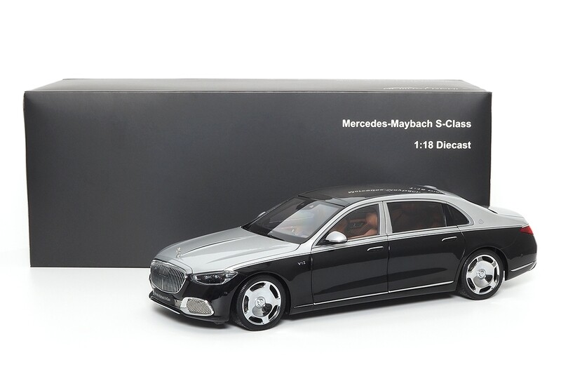 1:18 Almost Real - Mercedes-Maybach S-Class - 2021 - Hightech Silver/Obsidian Black 1:18 Almost Real - Mercedes-Maybach S-Class - 2021 - Hightech Silver/Obsidian Black