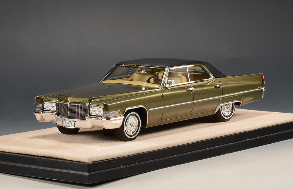 1:43 Stamp Models - Cadillac Sedan De Ville 1970 Byzantine Gold Metallic