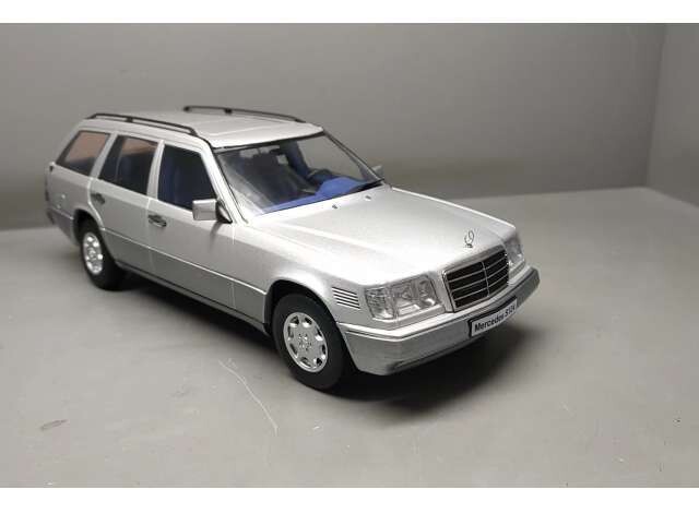 1:18 Triple9 - 1995 Mercedes E-Class T Model, silver 1:18 Triple9 - 1995 Mercedes E-Class T Model, silver