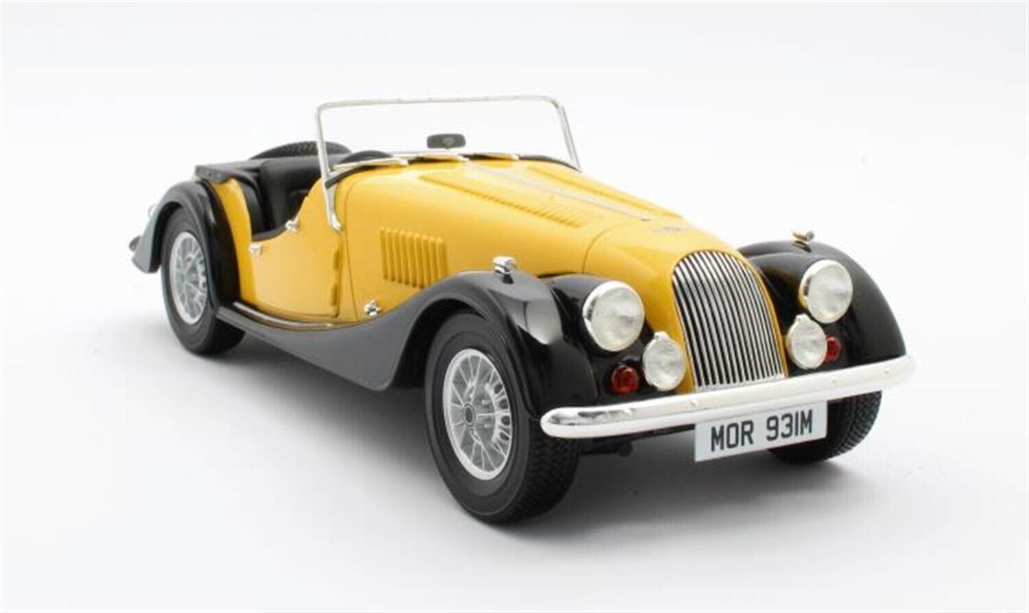 1:18 Cult Models - Morgan plus 8 yellow / black 1970