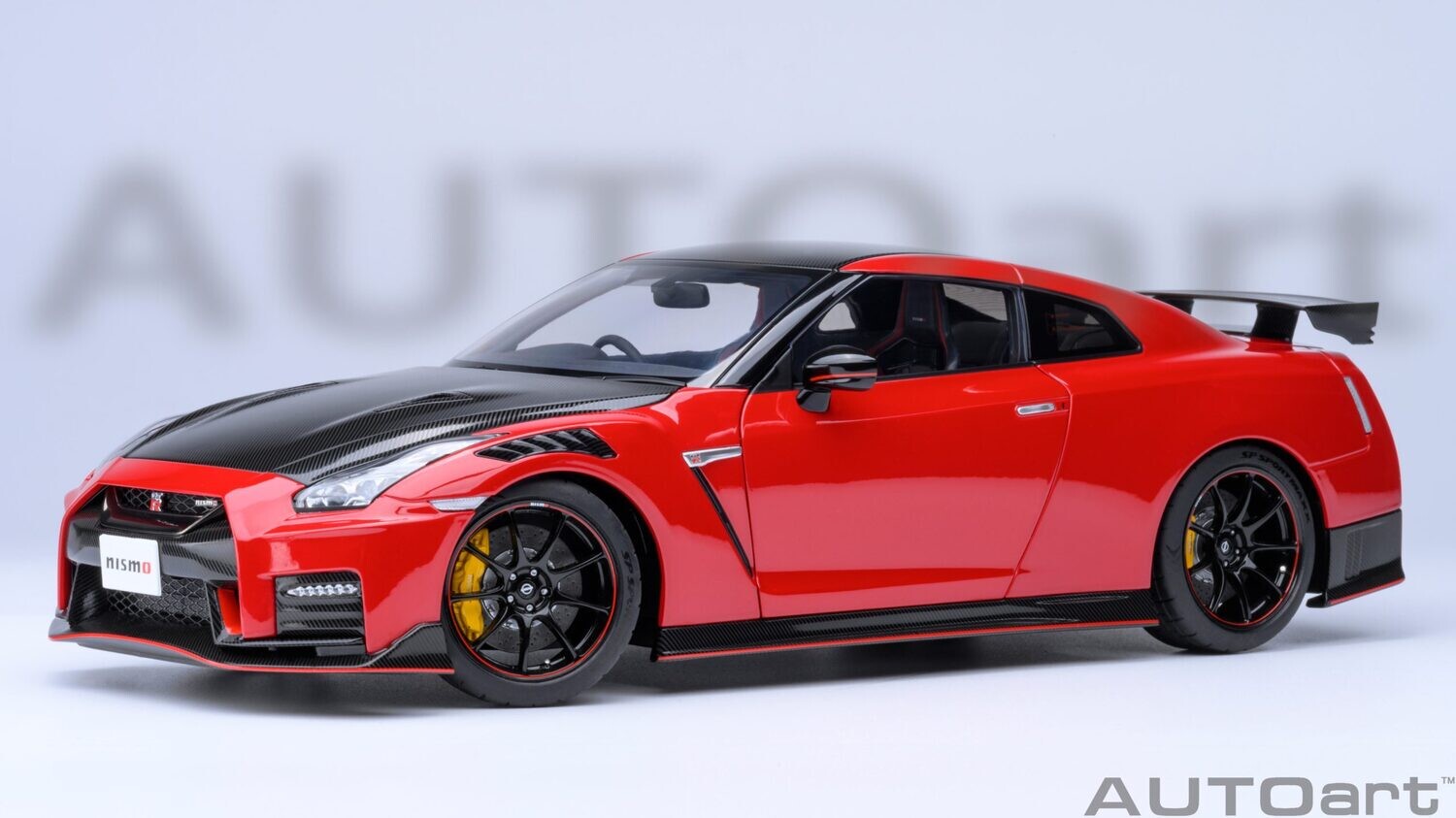 1:18 Autoart - Nissan GT-R (R35) Nismo 2022 Special Edition (Vibrant Red)