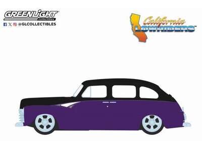 1:64 Greenlight - 1946 Ford Fordor Super Deluxe *California Lowriders Series 6*, purple/black