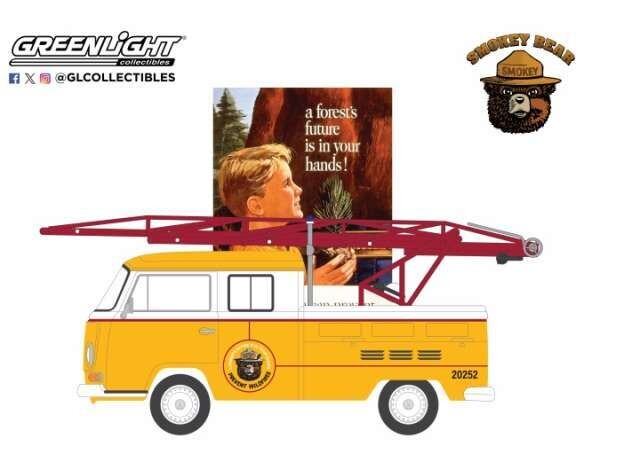 1:64 Greenlight - 1968 Volkswagen Type 2 Double Cab Pickup Ladder Truck "A Forest's Future is in Your Hands!" *Smokey Bear Series 4*