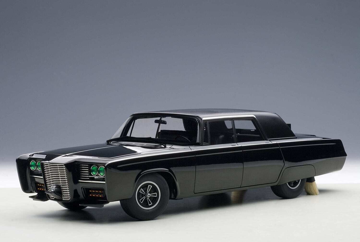 1:18 Autoart - Black Beauty “Green Hornet”