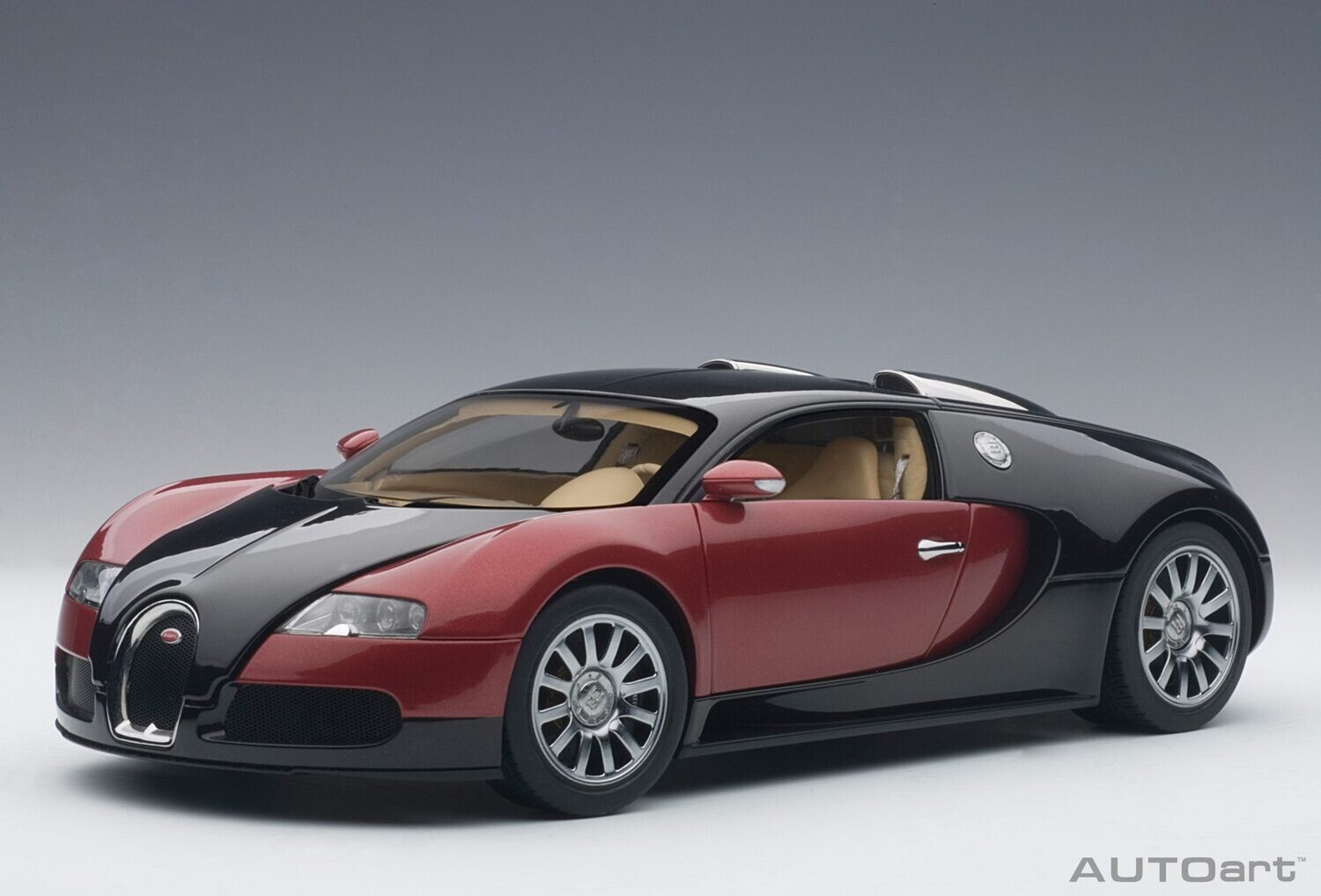 1:18 Autoart - Bugatti Veyron (Red/Black) #001
