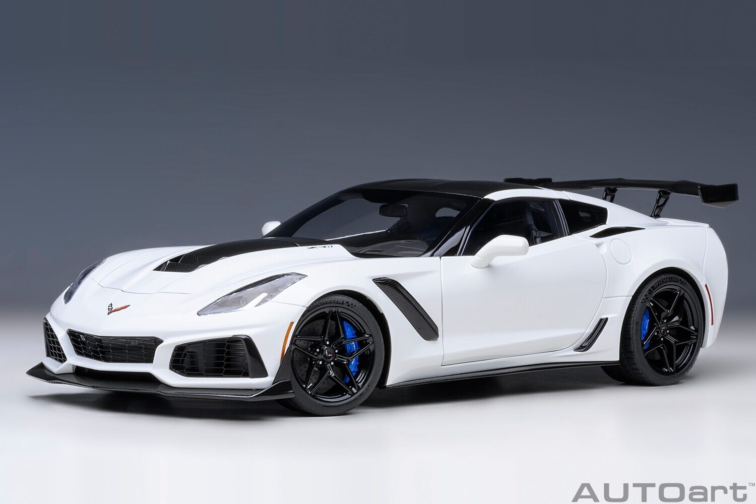 1:18 Autoart - Chevrolet Corvette C7 ZR1 (Arctic White)