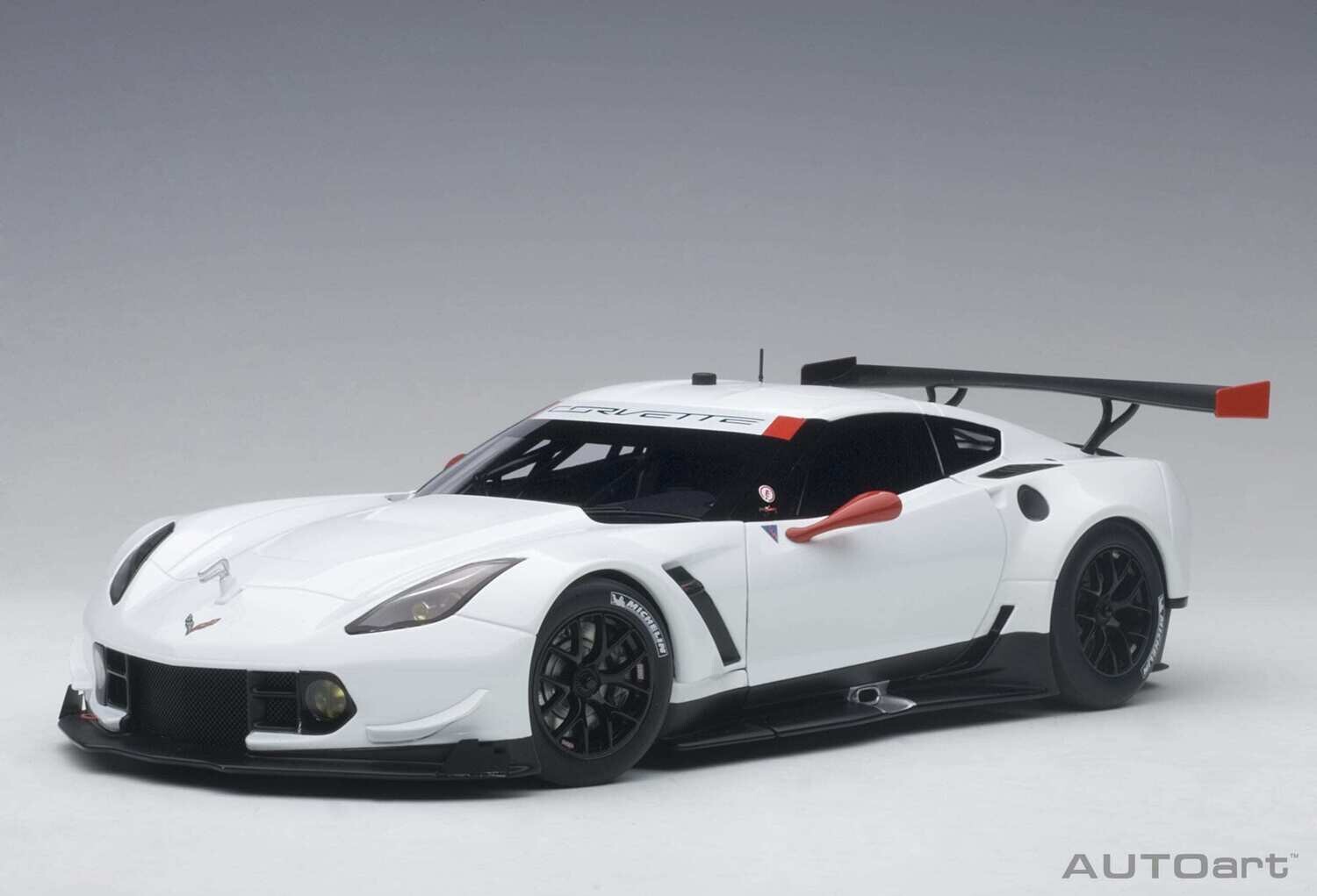 1:18 Autoart - Chevrolet Corvette C7.R Plain Body Version (White)