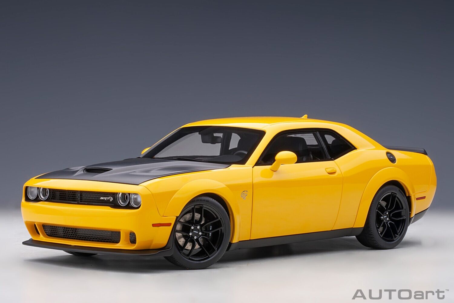 1:18 Autoart - Dodge Challenger SRT Hellcat Widebody 2018 (Yellow Jacket)