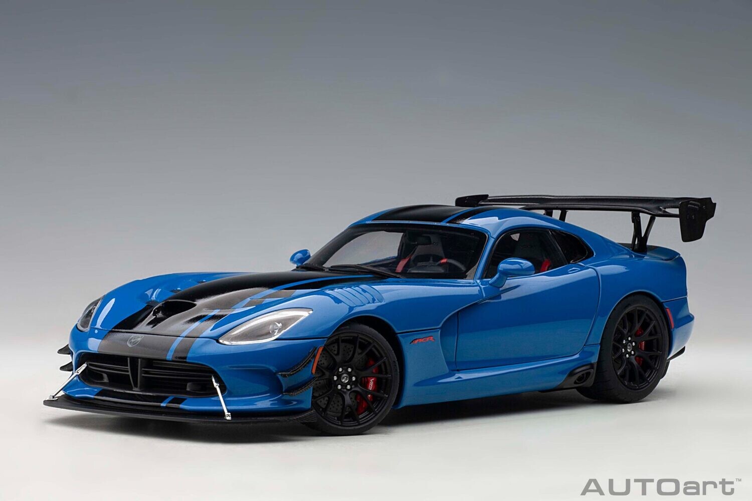 1:18 Autoart - Dodge Viper ACR 2017 (Competition Blue) with Black Stripes
