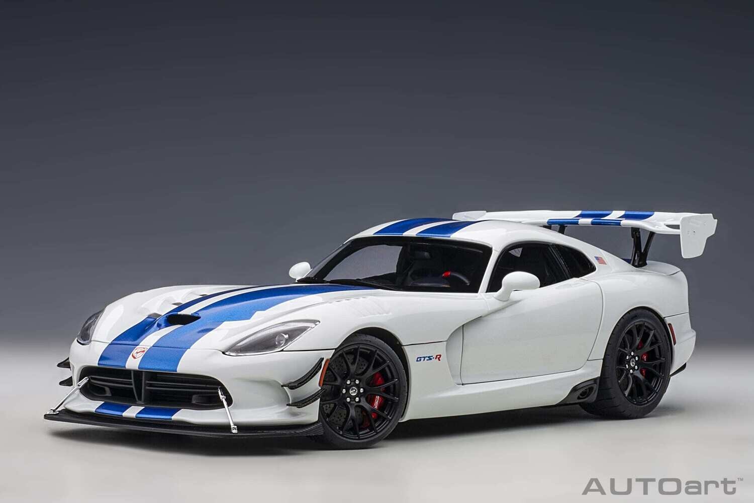 1:18 Autoart - Dodge Viper GTS-R Commemorative Edition ACR 2017 (White) with Pearl Blue Stripes