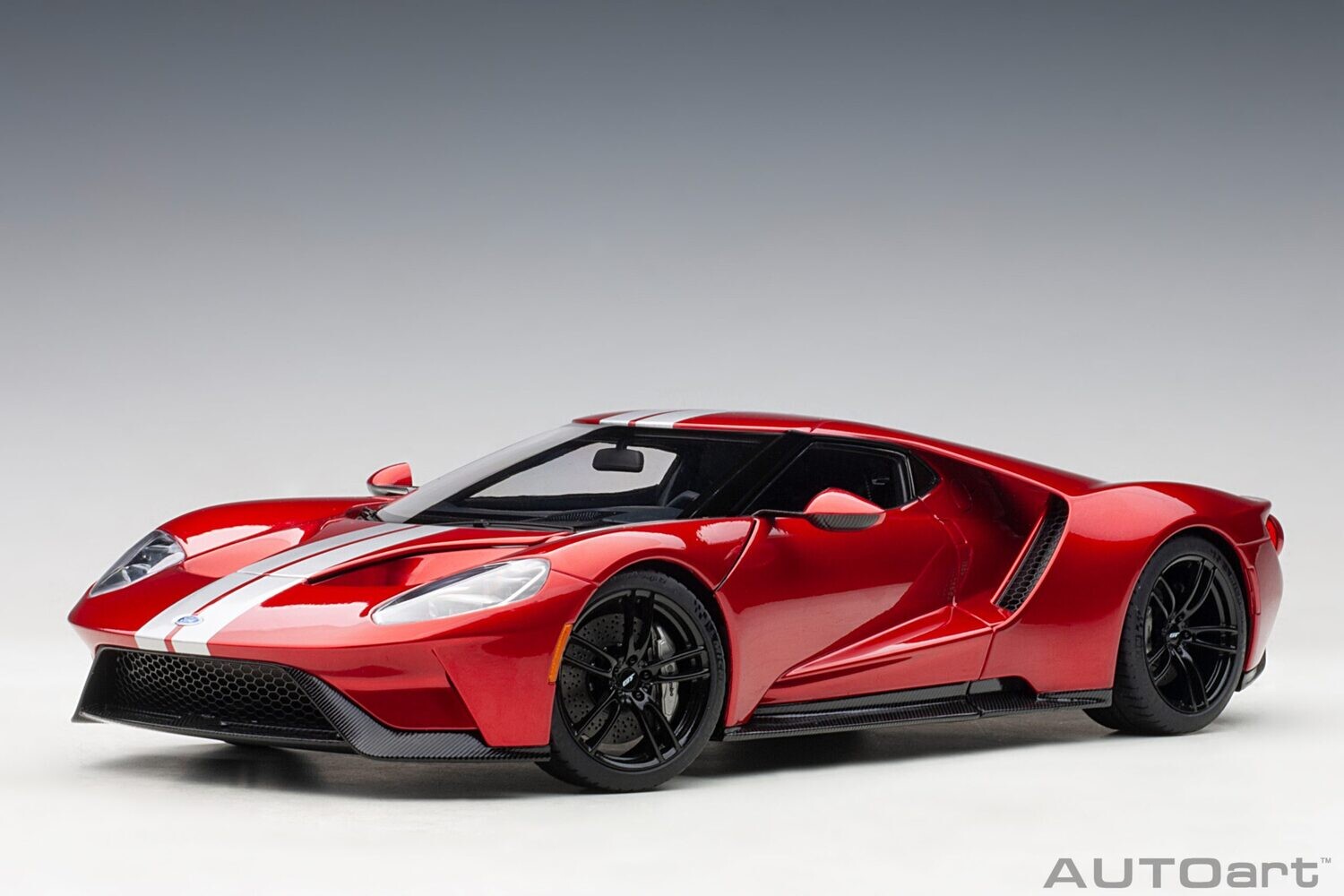 1:18 Autoart - Ford GT 2017 (Liquid Red) with Silver Stripes