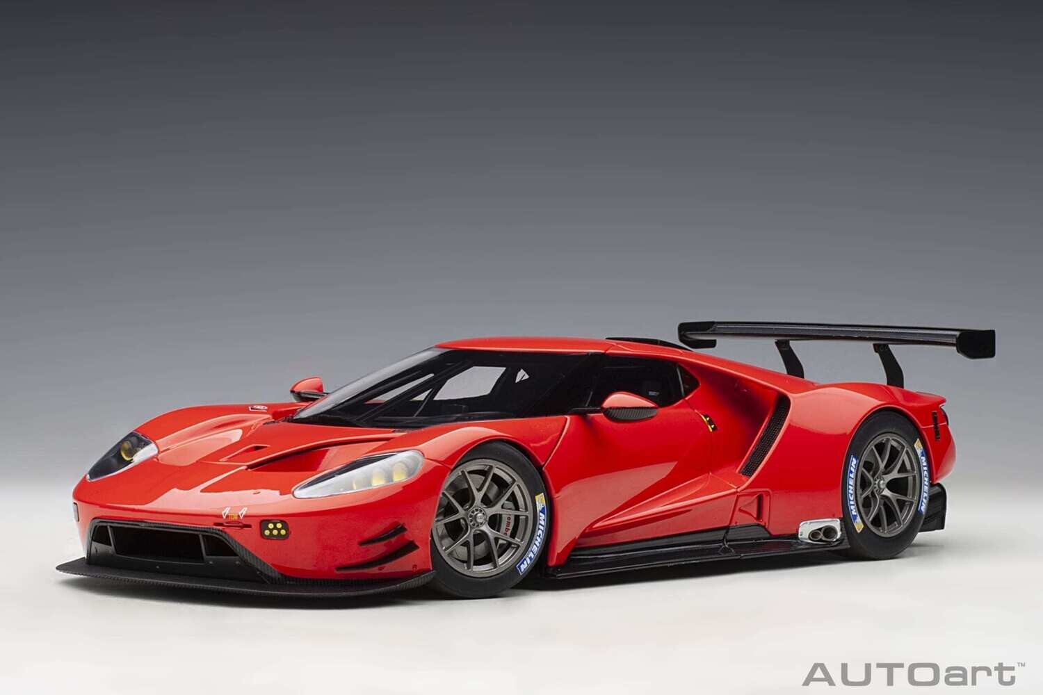 1:18 Autoart - Ford GT GTE Plain Body Version (Red)