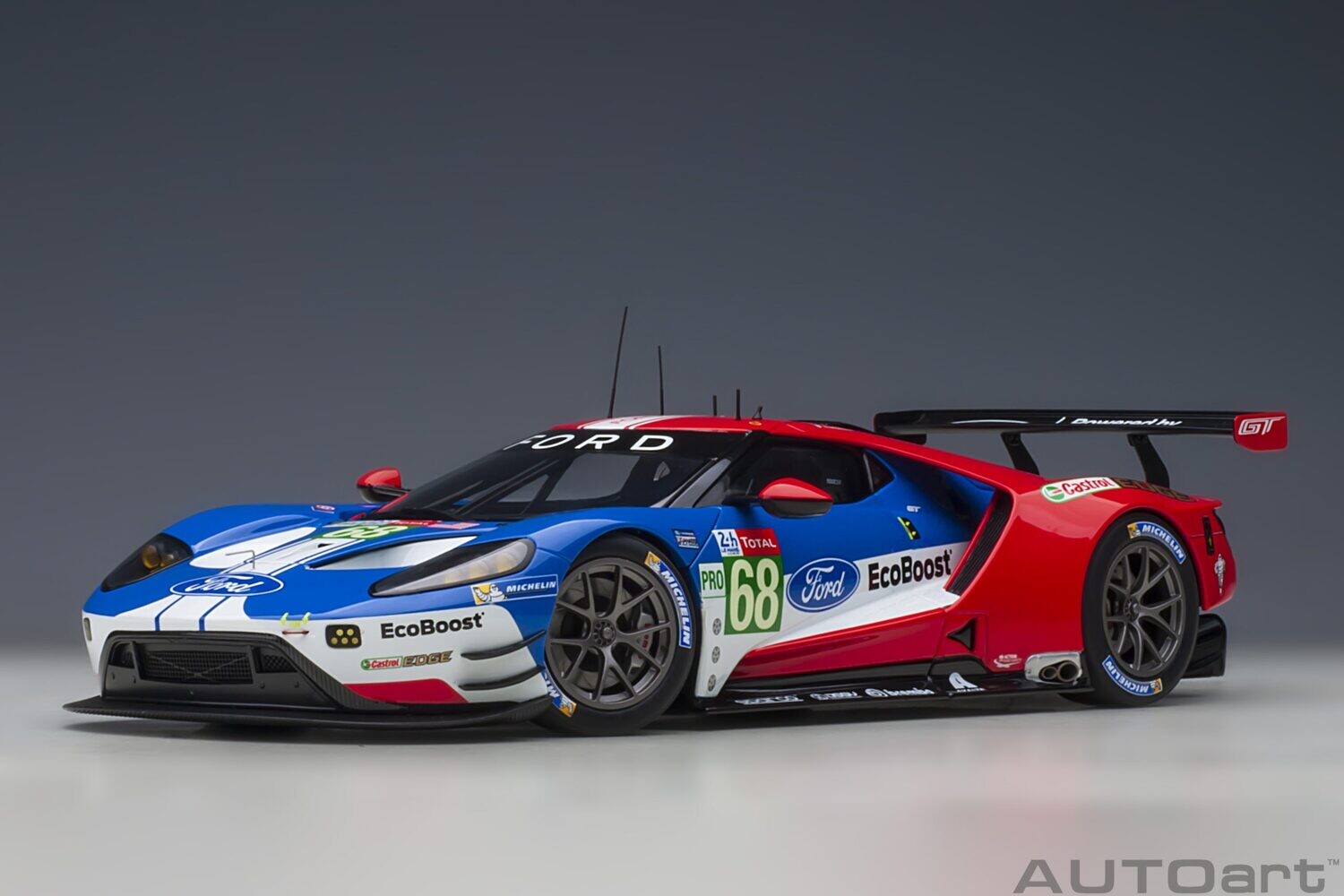 1:18 Autoart - Ford GT GTE Pro Le Mans 24h 2019 #68 J.Hand/D.Muller/S.Bourdais