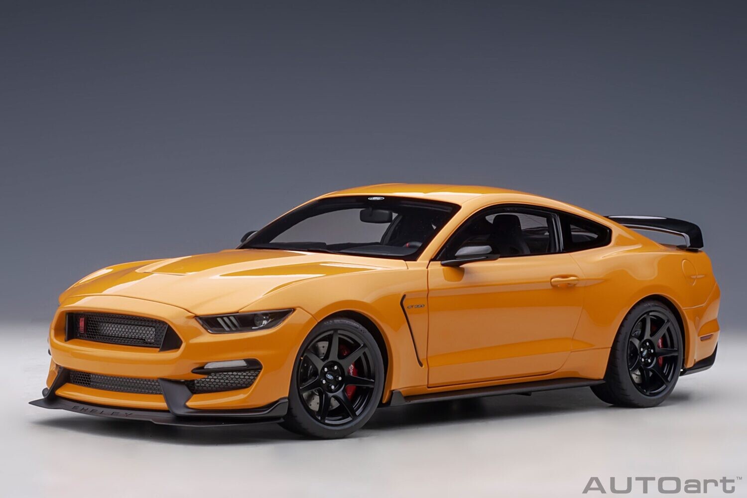 1:18 Autoart - Ford Mustang Shelby GT-350R (Fury Orange)