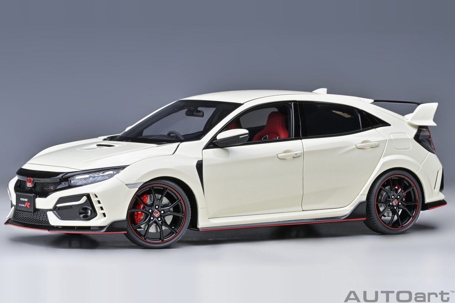 1:18 Autoart - Honda Civic Type R (FK8) 2021 (Championship White)