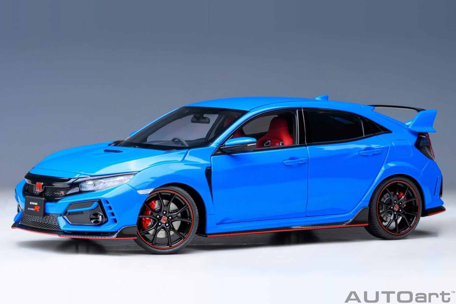 1:18 Autoart - Honda Civic Type R (FK8) 2021 (Racing Blue Pearl)