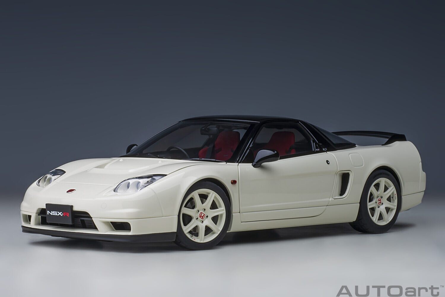 1:18 Autoart - Honda NSX-R (NA2) (Championship White)