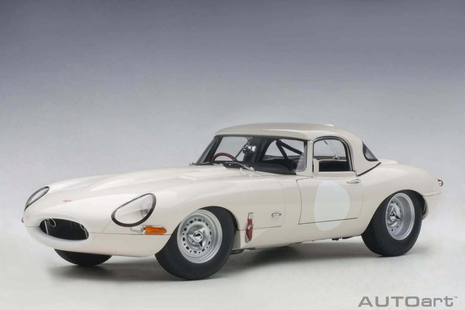 1:18 Autoart - Jaguar Lightweight E-Type (White)