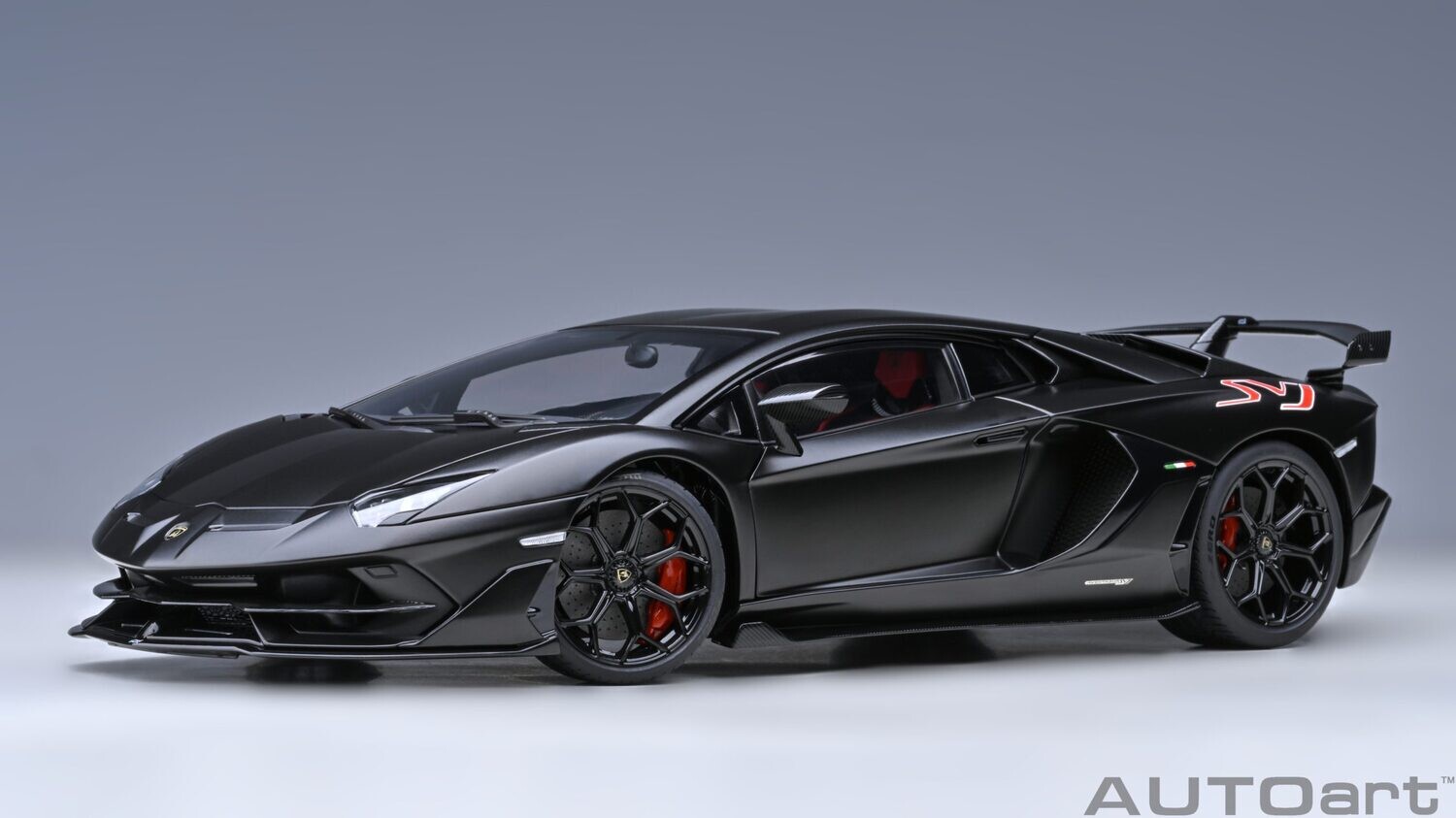 1:18 Autoart - Lamborghini Aventador SVJ (Nero Nemesis)