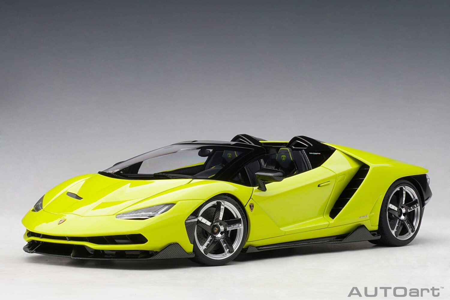 1:18 Autoart - Lamborghini Centenario Roadster (Verde Scandal)