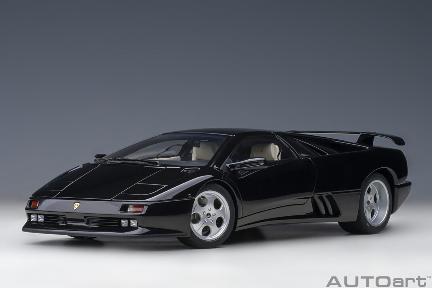 1:18 Autoart - Lamborghini Diablo SE 30th Anniversary Edition (Deep Black Metallic)