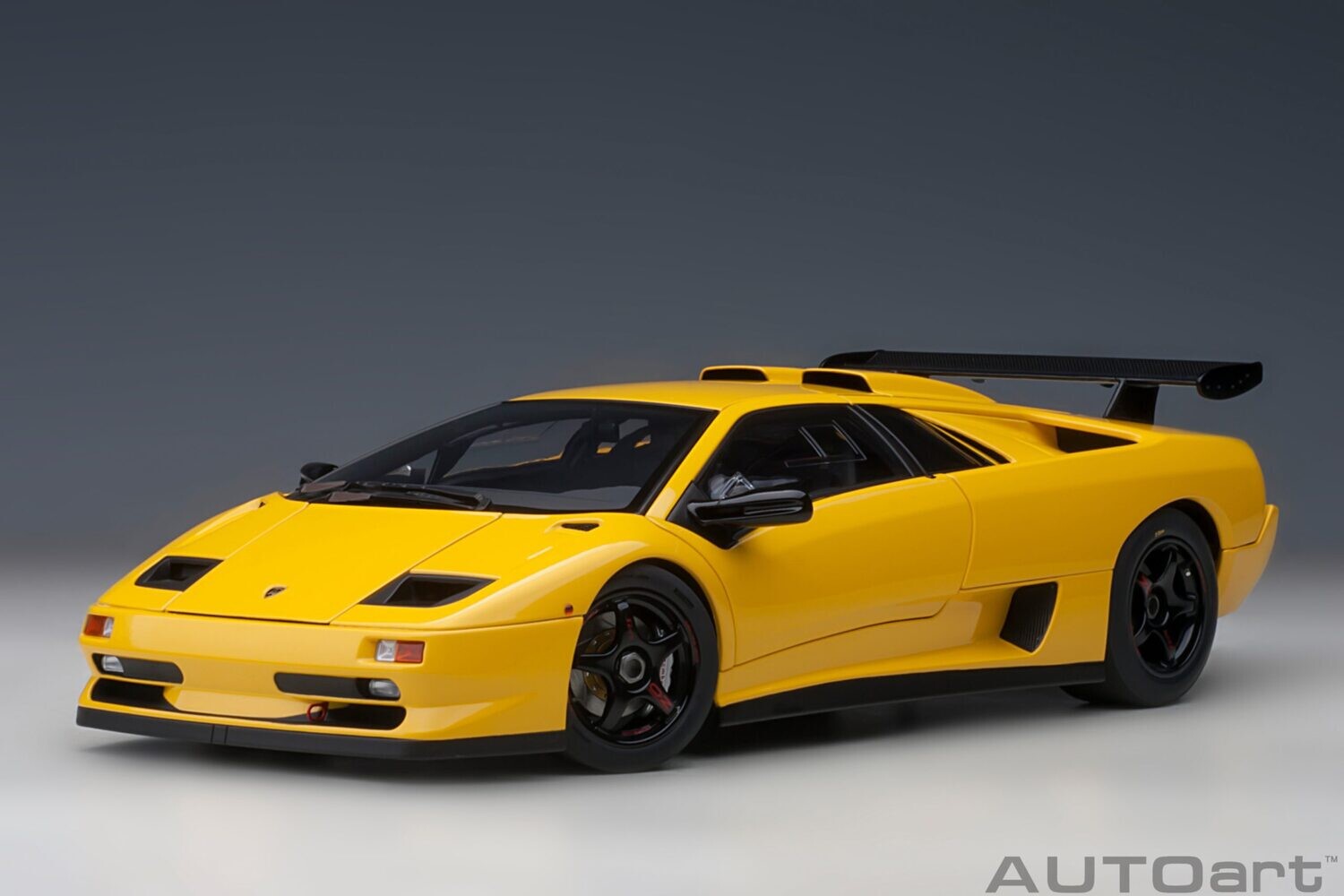 1:18 Autoart - Lamborghini Diablo SV-R (Superfly Yellow)