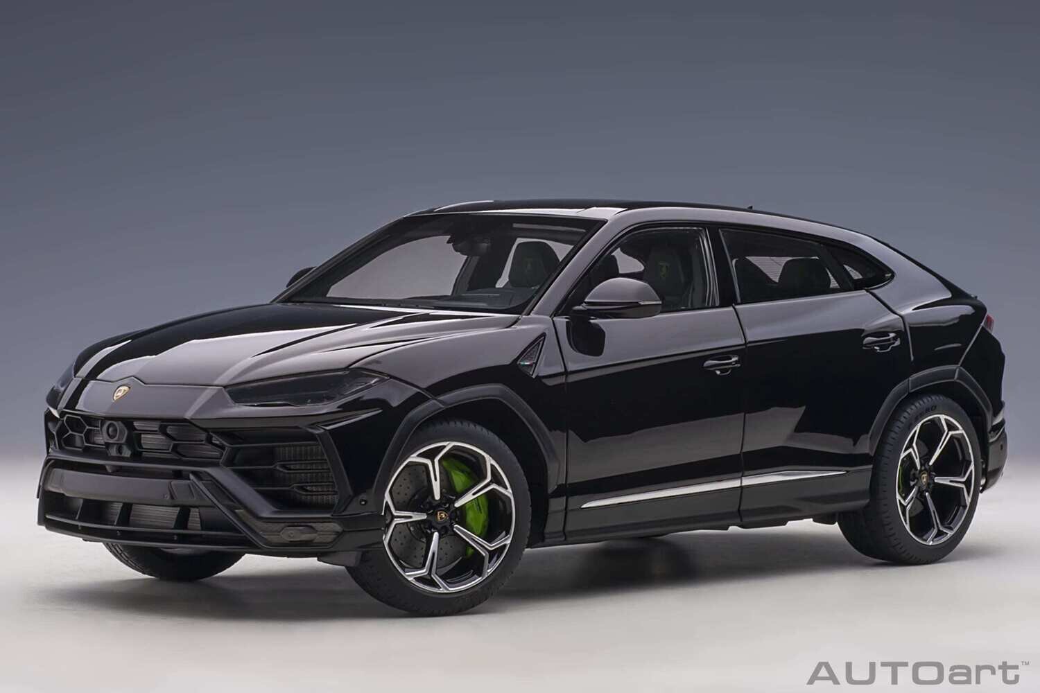 1:18 Autoart - Lamborghini Urus (Nero Noctis)