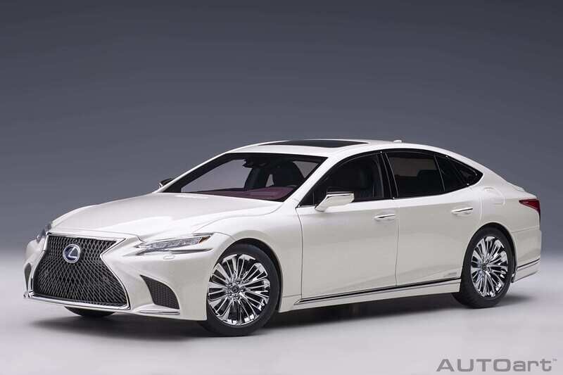 1:18 Autoart - Lexus LS 500h (Sonic White Metallic)