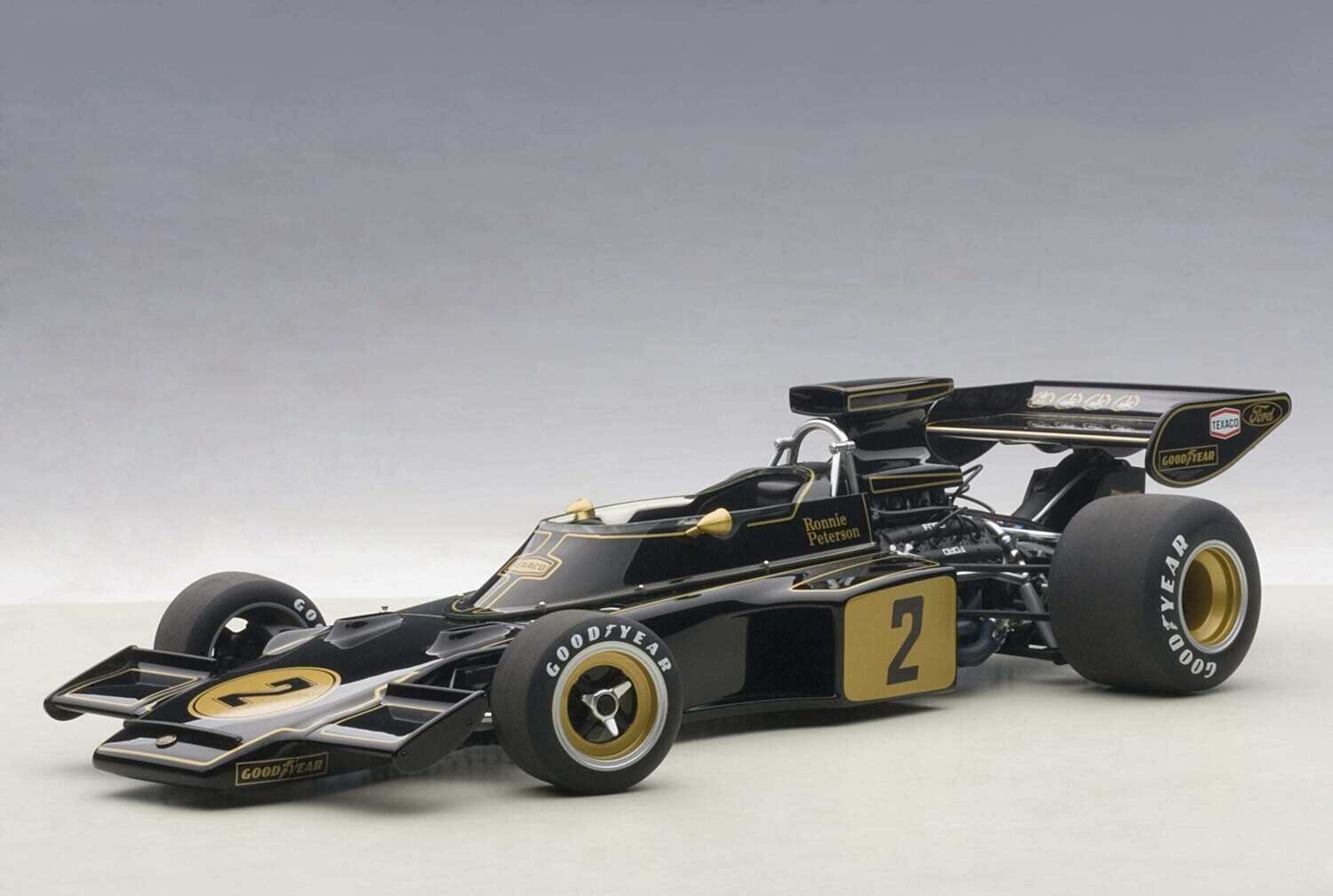 1:18 Autoart - Lotus 72E 1973 #2 R.Peterson