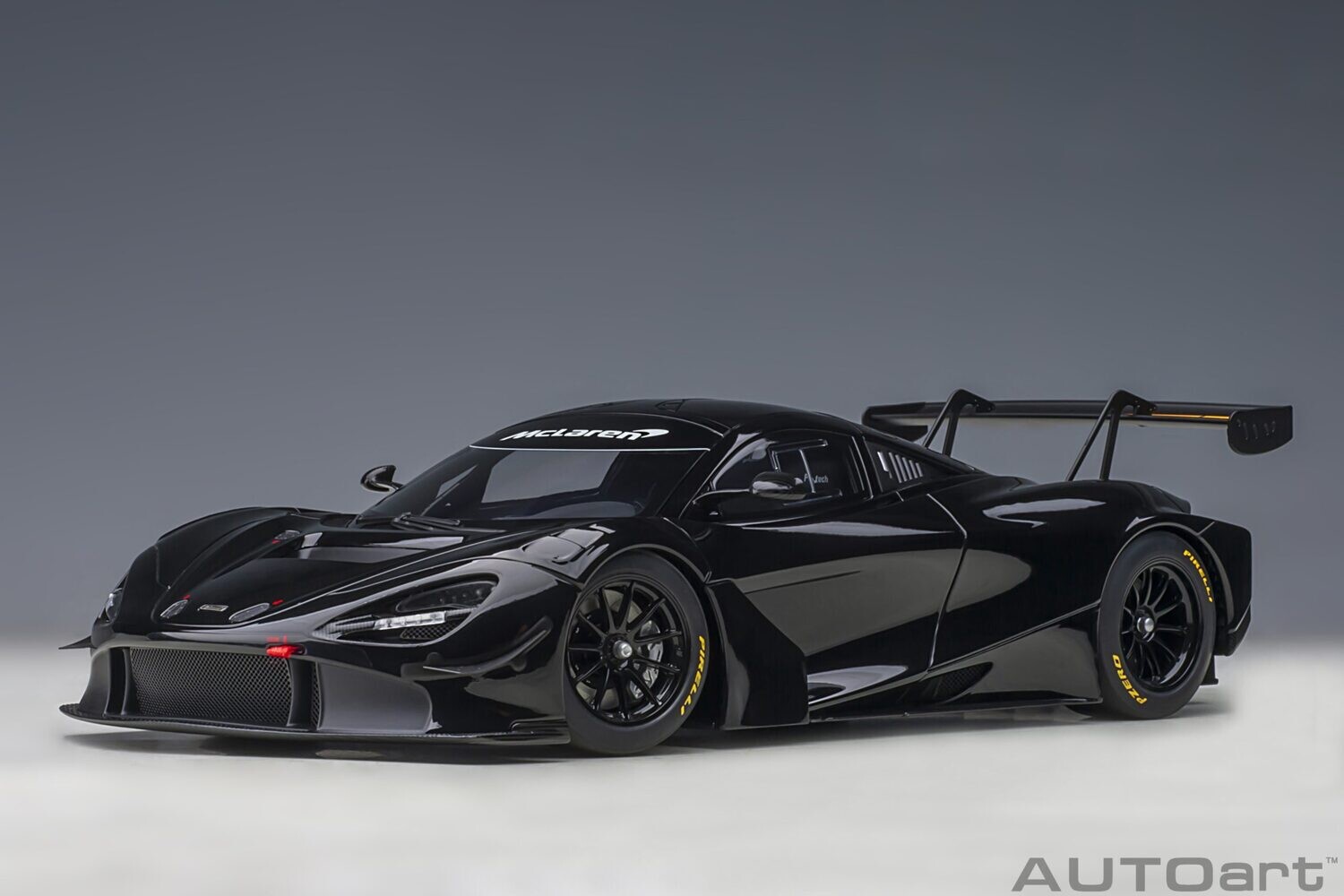 1:18 Autoart - McLaren 720S GT3 Plain Body Version (Black)