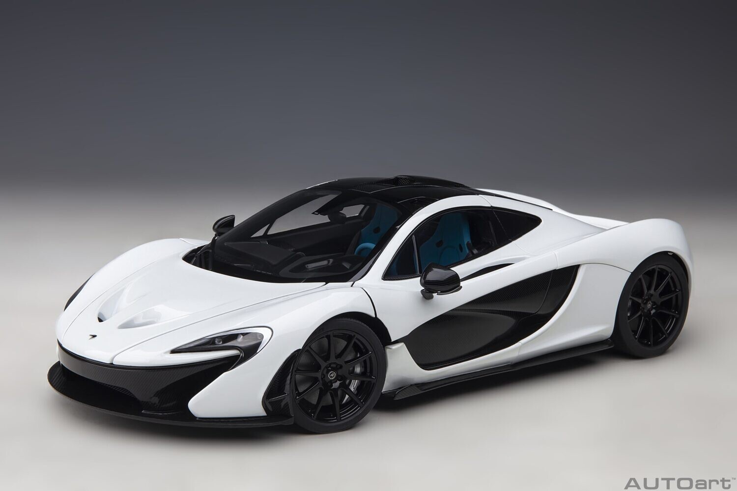 1:18 Autoart - McLaren P1 (Alaskan Diamond White)