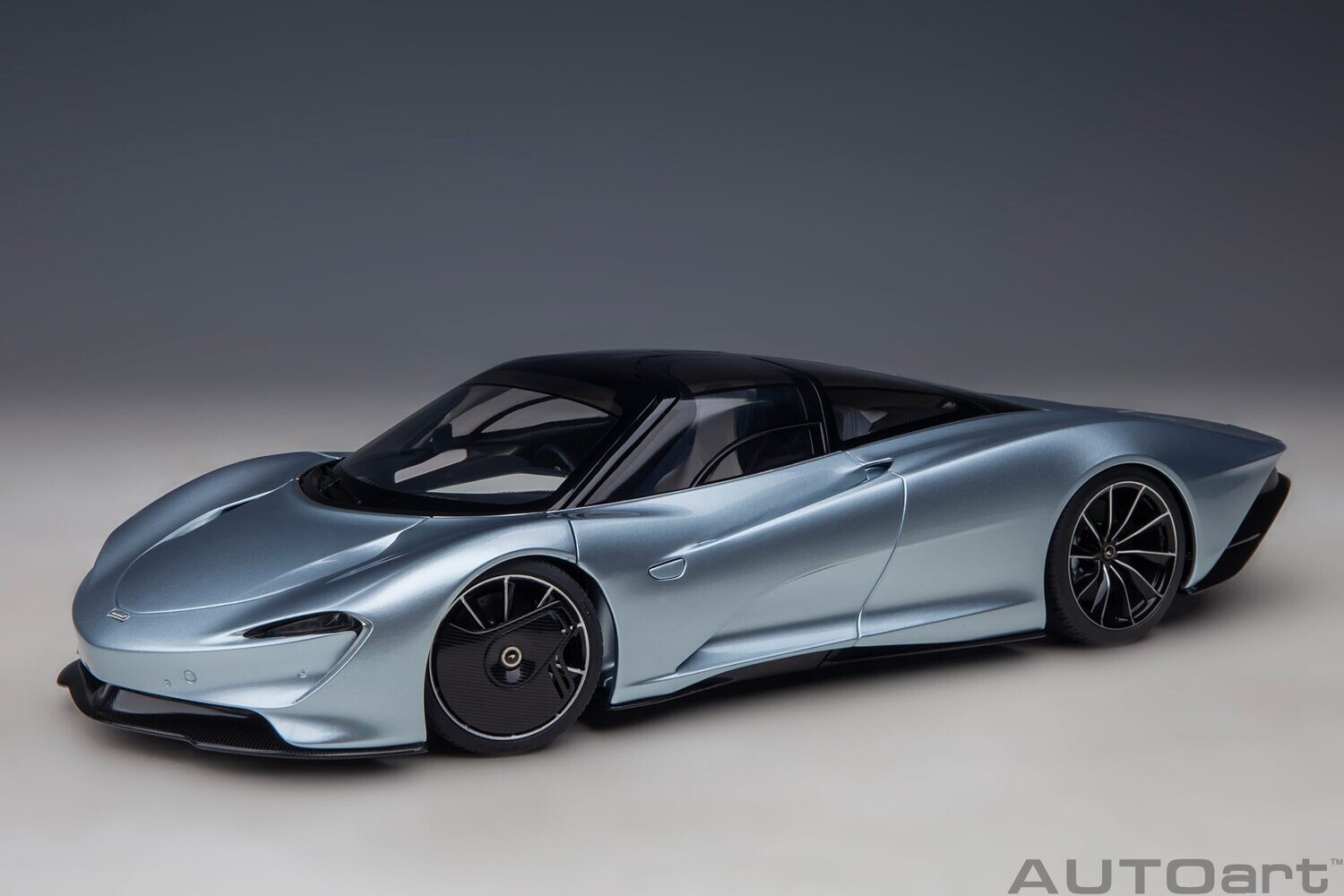 1:18 Autoart - McLaren Speedtail (Frozen Blue)