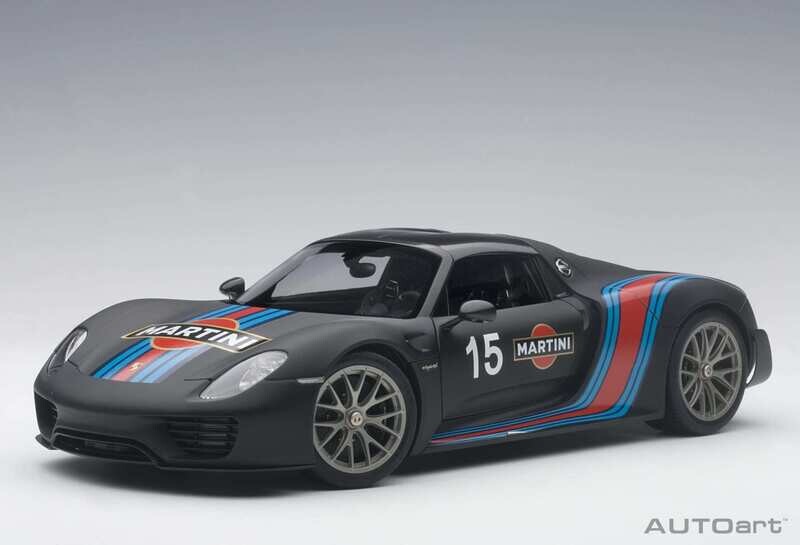 1:18 Autoart - Porsche 918 Spyder Weissach Package (Matt Black with Martini livery)