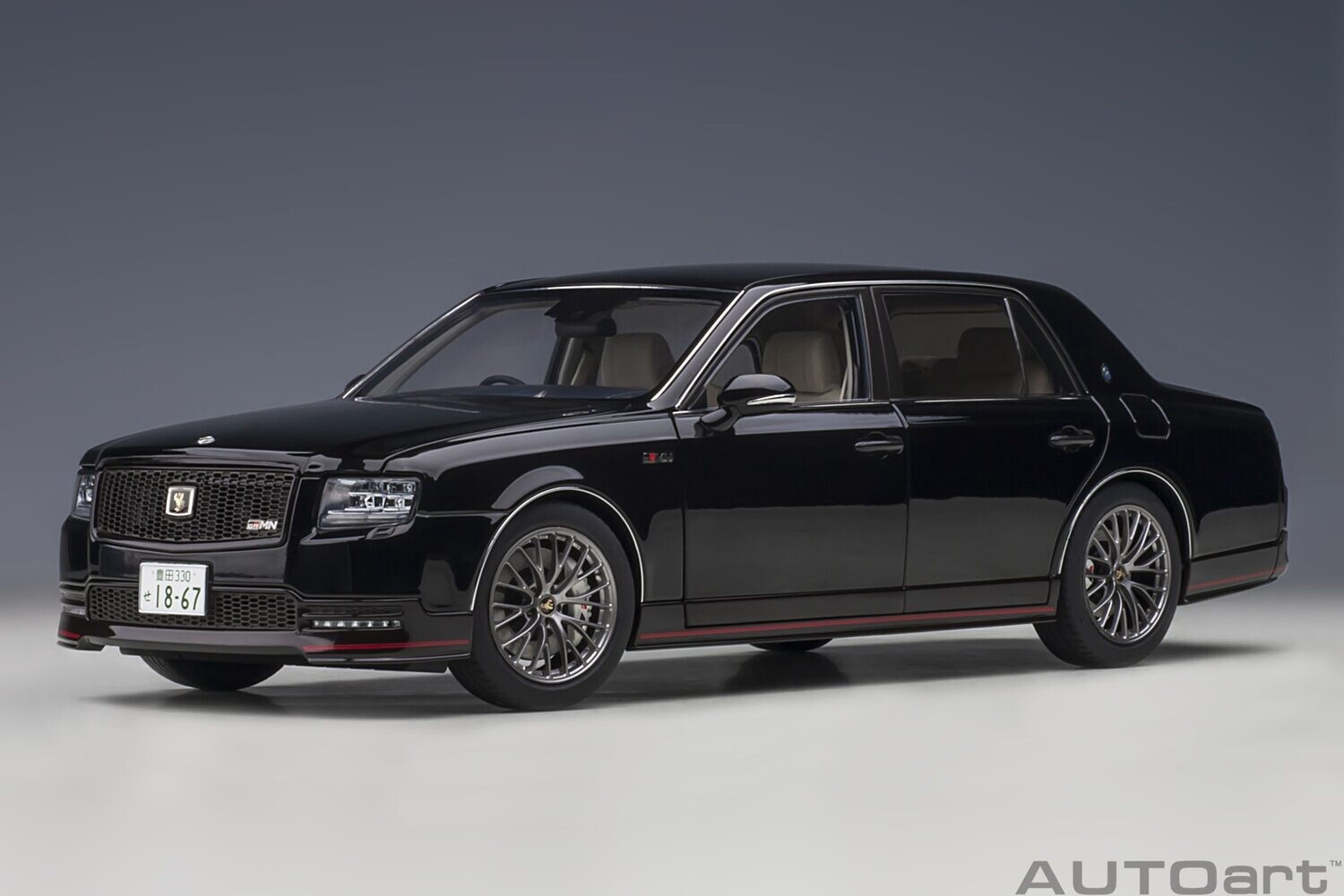 1:18 Autoart - Toyota Century GRMN (Black)