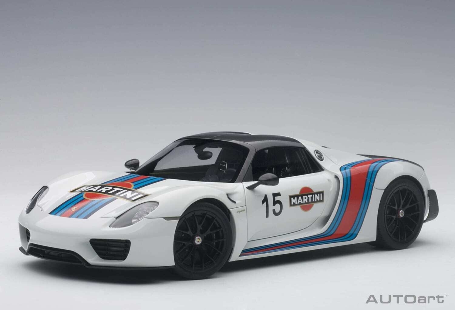 1:18 Autoart - Porsche 918 Spyder Weissach Package (White with Martini livery)