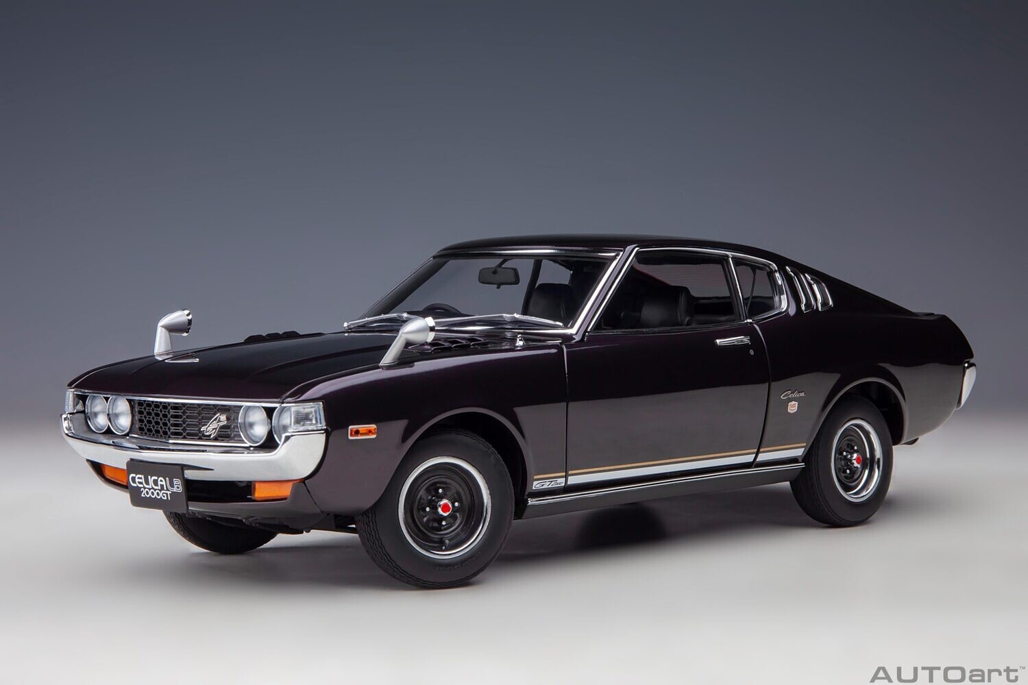 1:18 Autoart - Toyota Celica Liftback 2000GT (RA25) 1973 (Dark Purple Metallic)