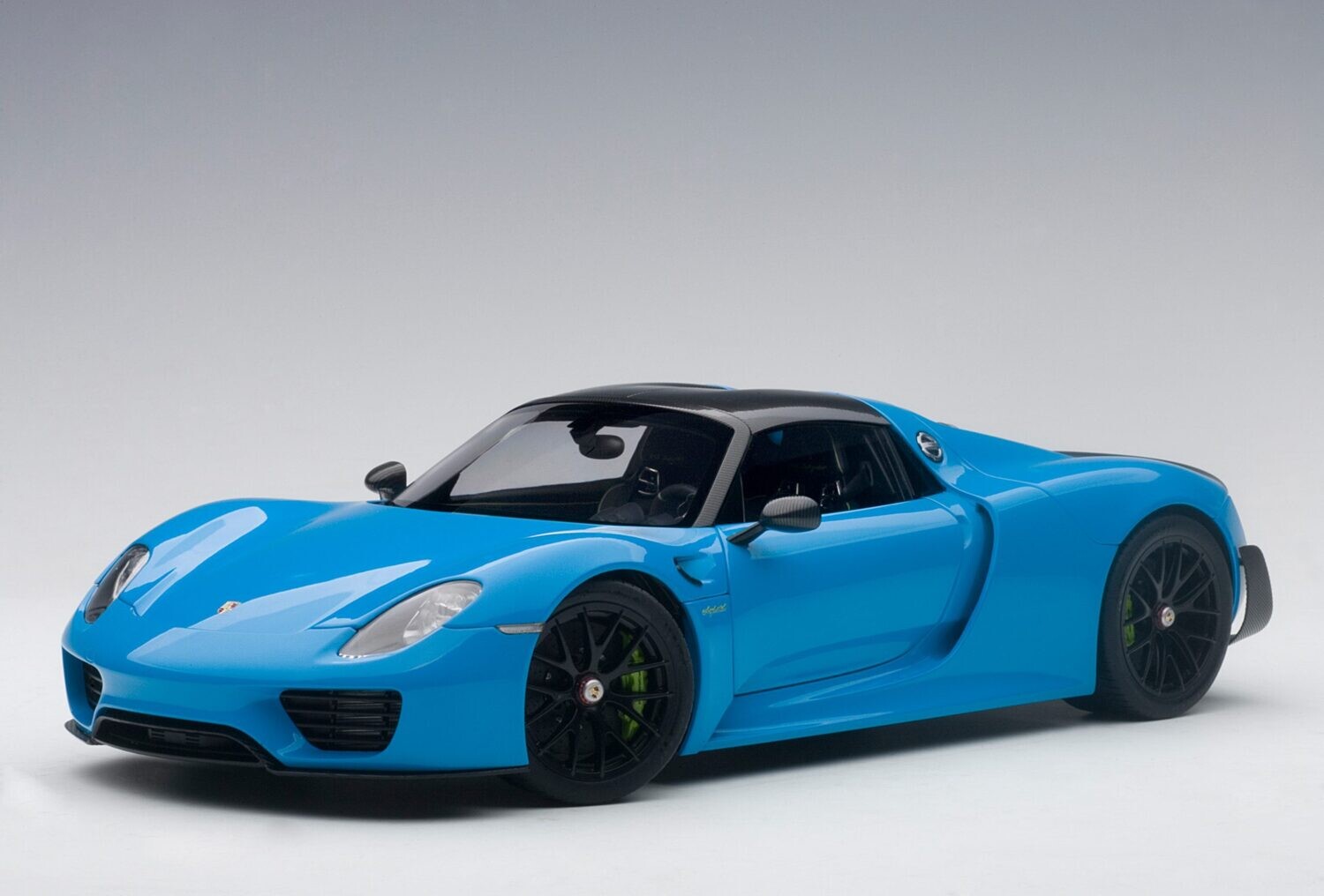 1:18 Autoart - Porsche 918 Spyder Weissach Package (Riviera Blue)