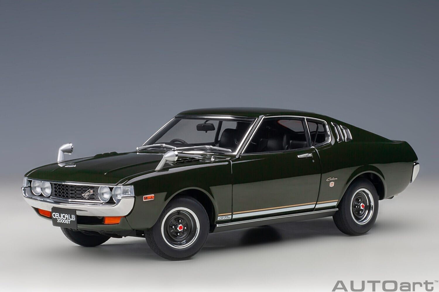 1:18 Autoart - Toyota Celica Liftback 2000GT (RA25) 1973 (Moss Green)