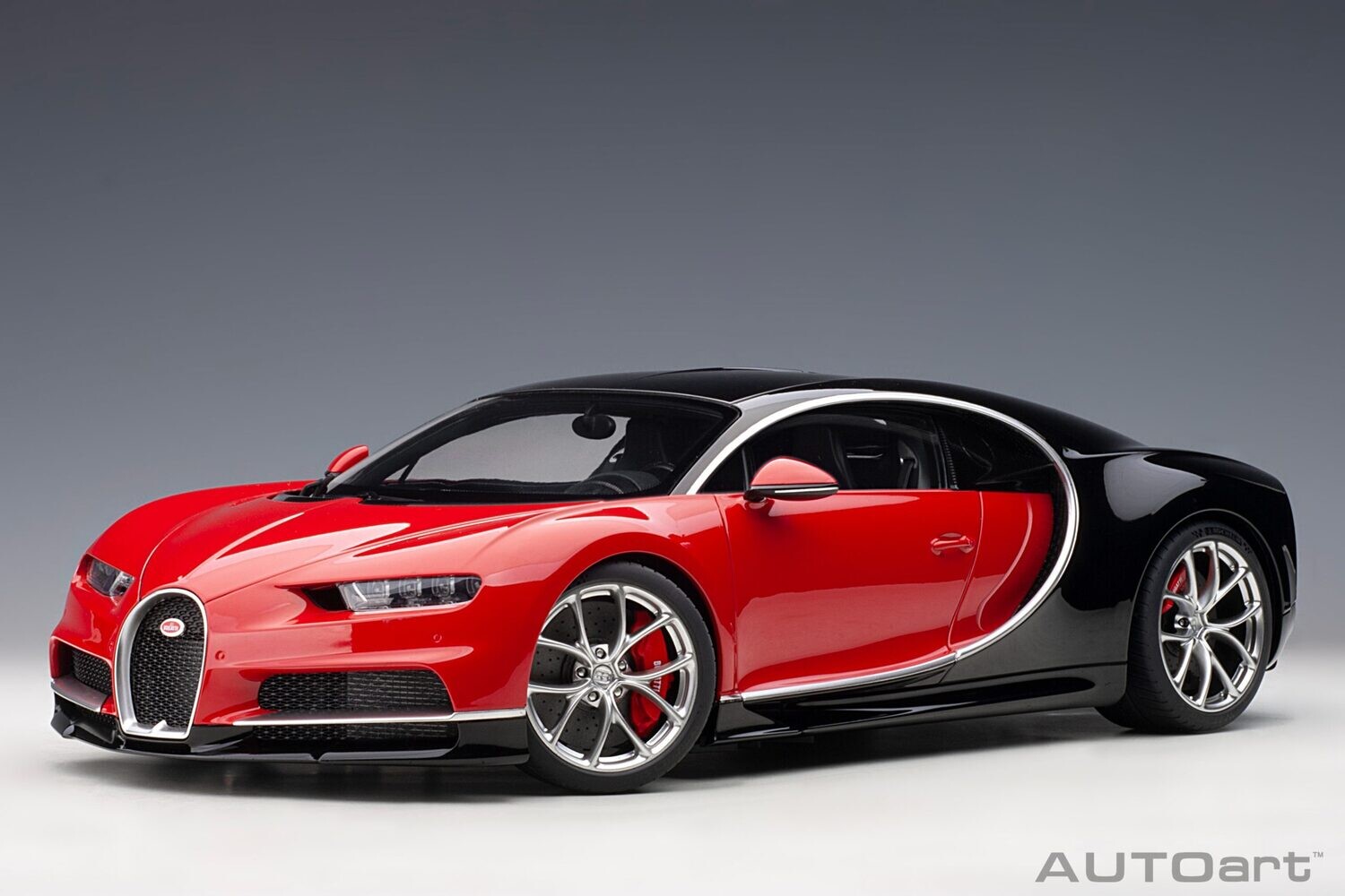 1:12 Autoart - Bugatti Chiron (Italian Red / Nocturne Black)