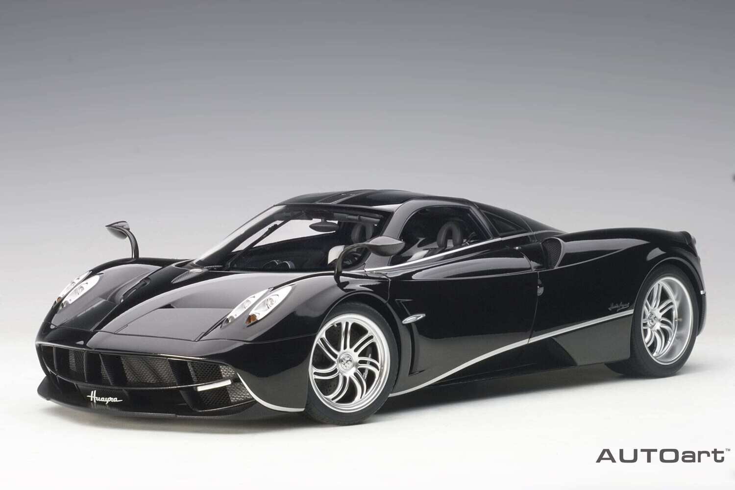 1:12 Autoart - Pagani Huayra (Black)