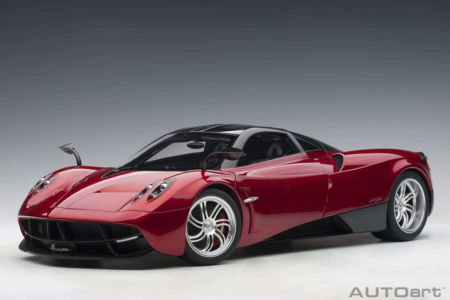 1:12 Autoart - Pagani Huayra (Red Metallic)