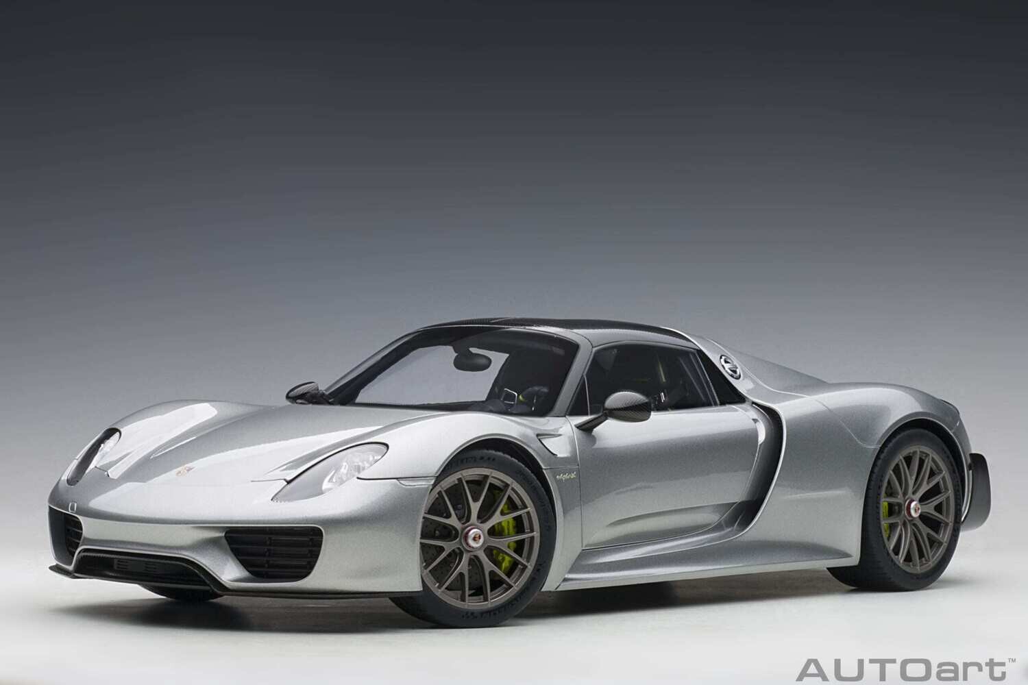 1:12 Autoart - Porsche 918 Spyder Weissach Package (GT Silver Metallic)