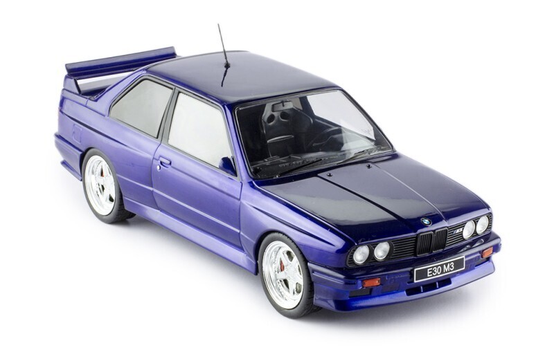 1:18 Ixo - BMW M3 (E30), metallic-dunkelblau, 1989 1:18 Ixo - BMW M3 (E30), metallic-dunkelblau, 1989
