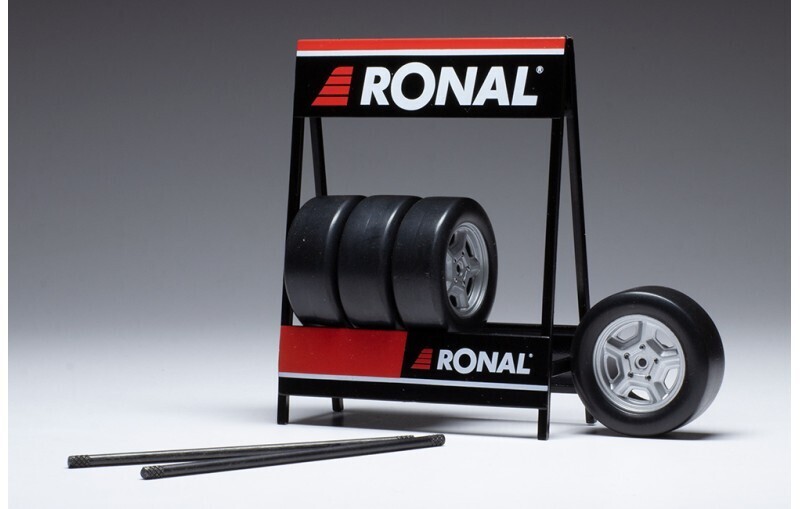 1:18 Ixo - Zubehör Räderset: Ronal, silber, Set of 4 Wheels