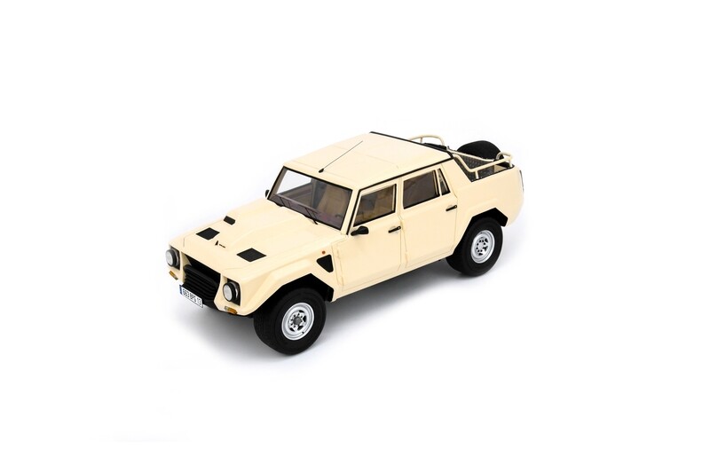 1:18 Schuco - Lamborghini LM 002 (sand) 1:18 Schuco - Lamborghini LM 002 (sand)
