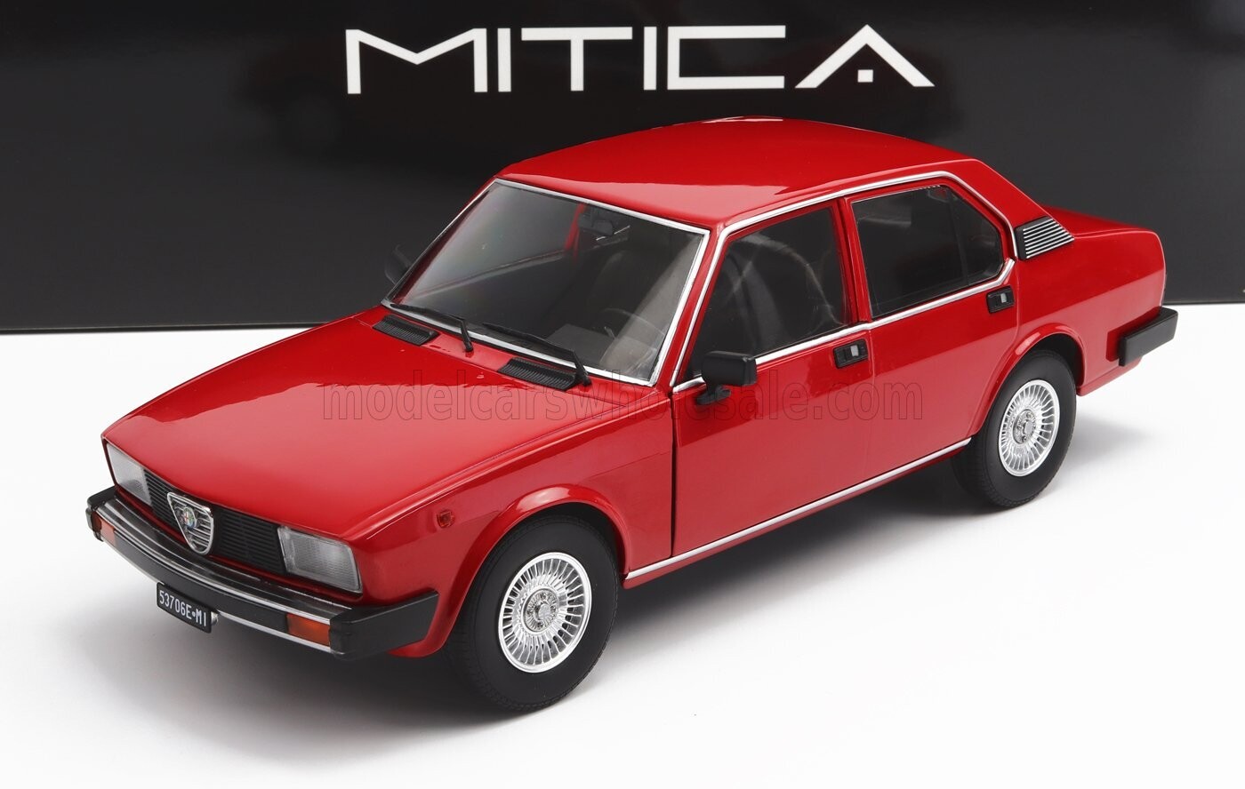 1:18 Mitica Diecast - Alfa Romeo Alfetta Berlina 2000L 1978 Rosso Alfa 501 Red
