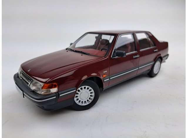 1:18 Triple9 - 1990 Saab 9000 CD Turbo, dark red